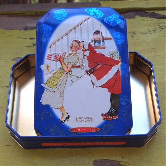 Vintage Norman Rockwell Tin  Snickers 2001 Christmas Decor Santa Kissing Mom - Picture 4 of 12